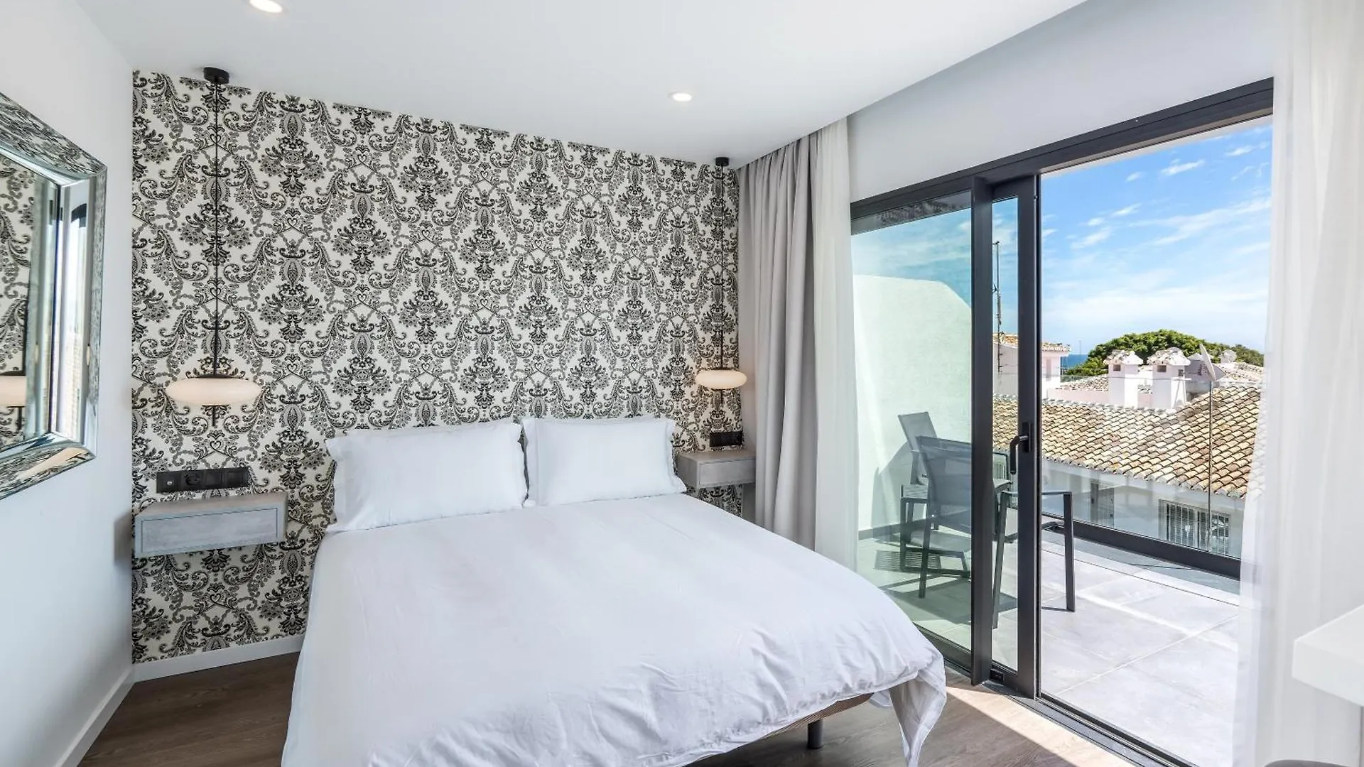 The Orange House Boutique Hotel And Upstairs Rooftop Bar Center Of La Cala De Mijas 100M From The Beach